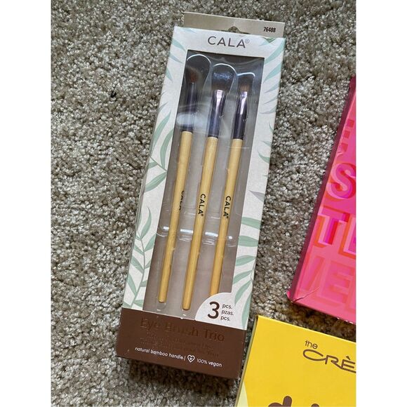 Beauty Bundle - NWT Lot of 3 Eye Make-up, Morphe, Cala, and The Creme Shop - Picture 4 of 7